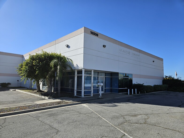 14506 Arrow Hwy, Baldwin Park, CA en alquiler - Foto del edificio - Imagen 1 de 4