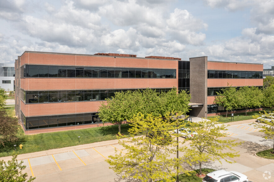 1089 Jordan Creek Pky, West Des Moines, IA en alquiler - Foto del edificio - Imagen 1 de 7