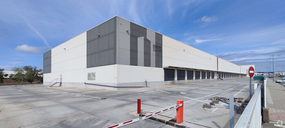 Calle Fontaneros, 1, San Fernando de Henares, Madrid en venta - Foto del edificio - Imagen 1 de 1