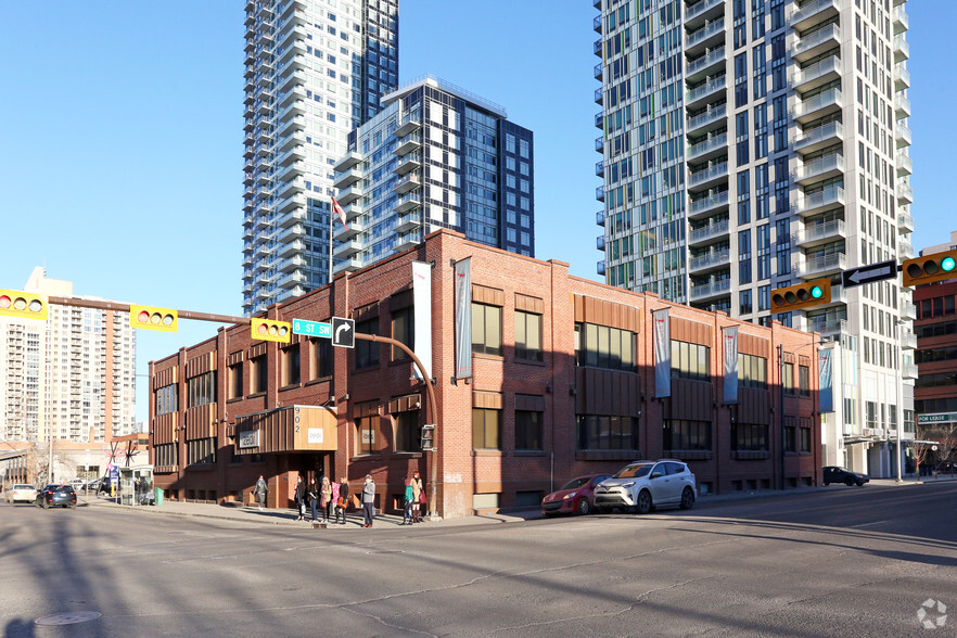 902 11th Ave SW, Calgary, AB en alquiler - Foto del edificio - Imagen 3 de 4