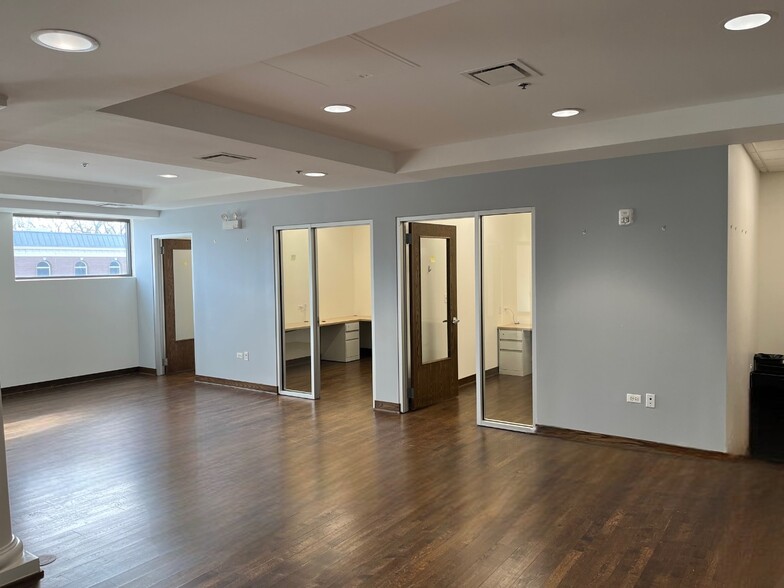 35 E 1st St, Hinsdale, IL en alquiler - Foto del interior - Imagen 3 de 7