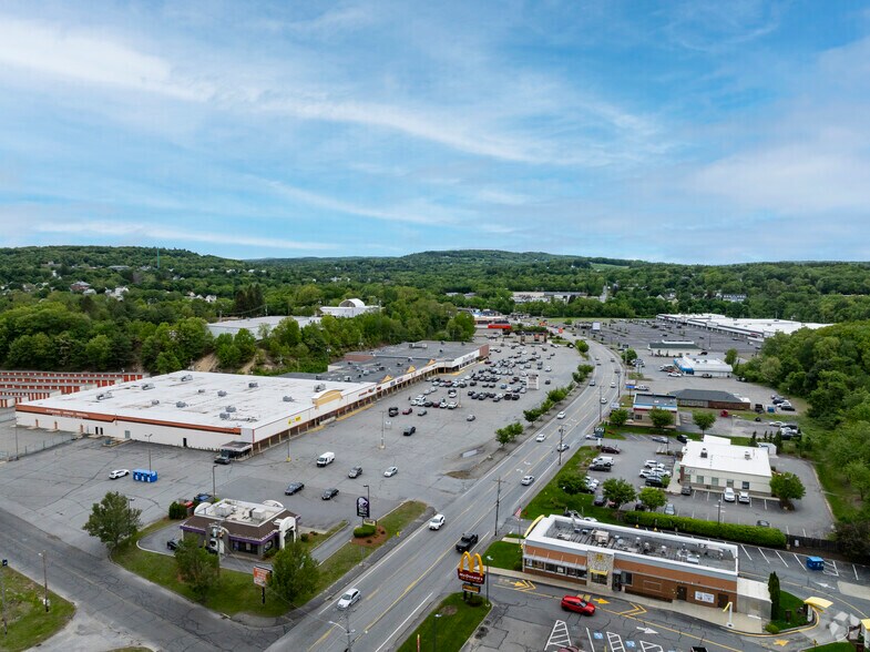 353-385 John Fitch Hwy, Fitchburg, MA en alquiler - Foto del edificio - Imagen 3 de 5