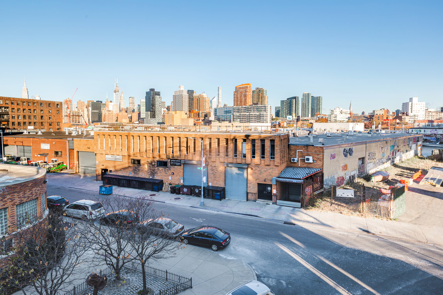 49 Ash St, Brooklyn, NY en alquiler - Foto del edificio - Imagen 2 de 10