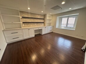 15928 Ventura Blvd, Encino, CA en alquiler Foto del edificio- Imagen 2 de 3