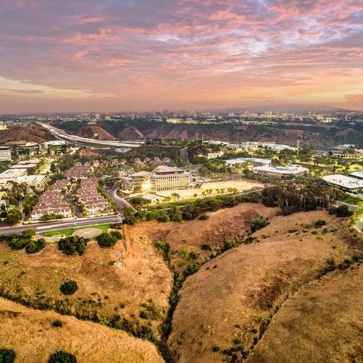 10221 Wateridge Cir, San Diego, CA en alquiler - Foto del edificio - Imagen 3 de 50