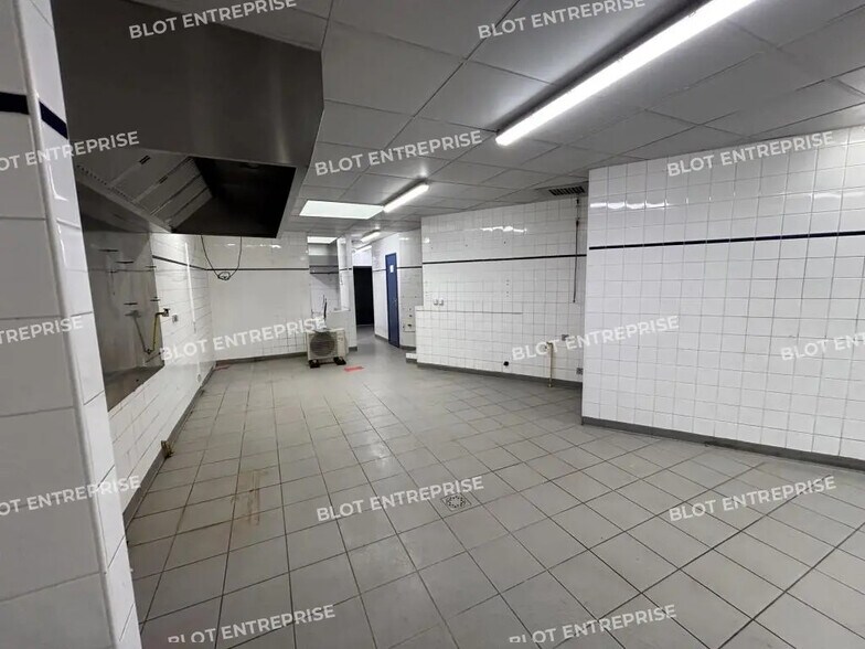 Local en Lorient en venta - Foto del edificio - Imagen 3 de 8