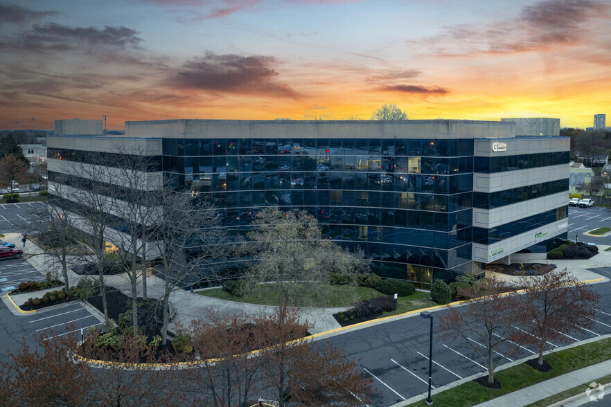 950 Herndon Pkwy, Herndon, VA en alquiler - Foto del edificio - Imagen 3 de 12