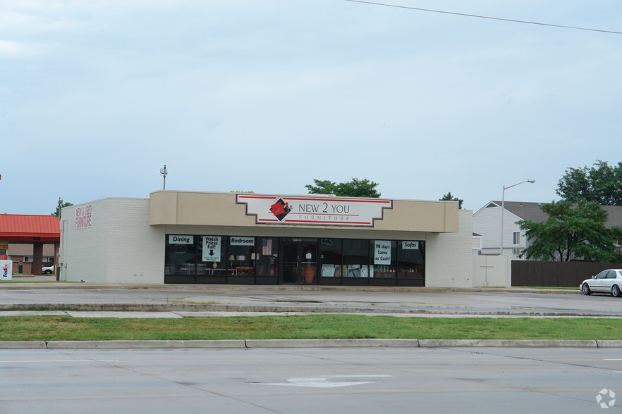 2412 W Pawnee St, Wichita, KS en alquiler - Foto del edificio - Imagen 2 de 6