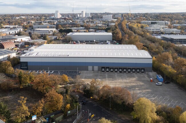 Más detalles de Longshot Ln, Bracknell - Nave en alquiler