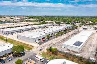 11905-11945 Starcrest Dr, San Antonio, TX - vista aérea  vista de mapa - Image1