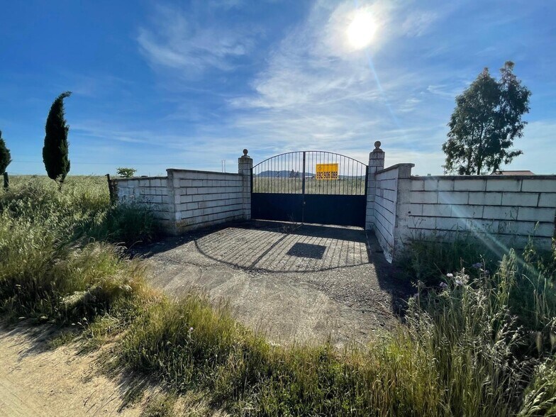 Terreno en Sierra de Fuentes, Cáceres en venta - Foto del edificio - Imagen 1 de 8