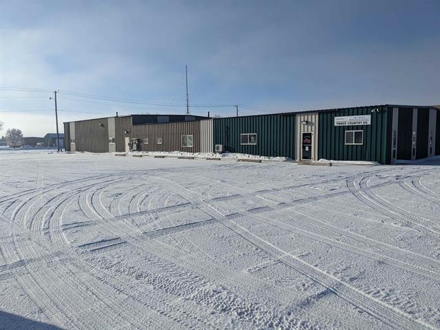 102 11th St E, Bottineau, ND en venta - Foto del edificio - Imagen 2 de 32