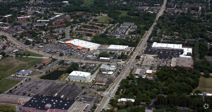 204-324 E Geneva Rd, Wheaton, IL - vista aérea  vista de mapa - Image1