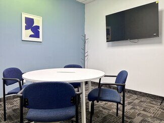 Más detalles de 111 Simcoe St N, Oshawa, ON - Coworking en alquiler