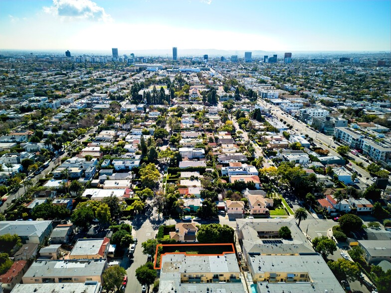 909 N Ogden Dr, West Hollywood, CA en venta - Foto del edificio - Imagen 3 de 8