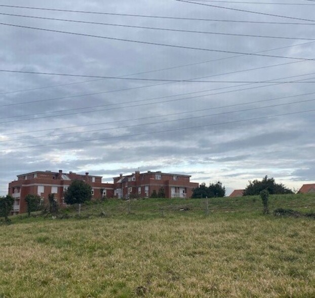 Terreno en Santa Cruz de Bezana en venta - Foto del edificio - Imagen 2 de 12
