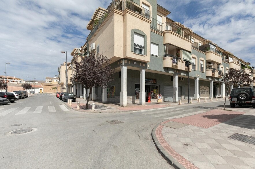 Calle Comares, 34, Atarfe, Granada en venta - Foto del edificio - Imagen 2 de 18