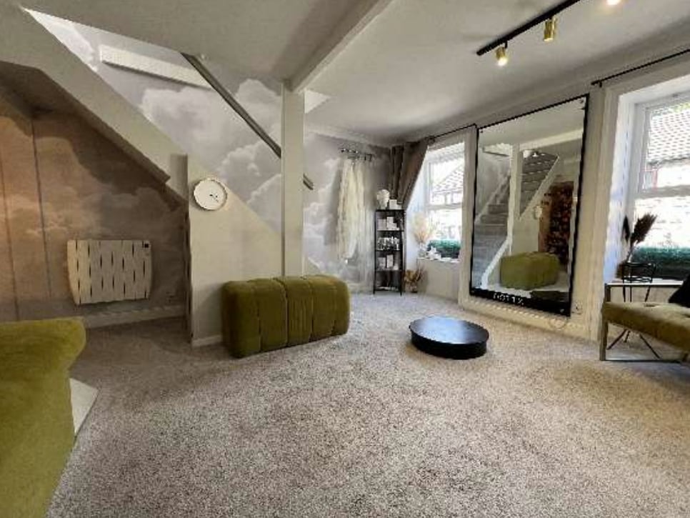 16 Huddersfield Road, Holmfirth, WYK HD9 2JS - Unidad 16 -  - Foto del interior - Image 1 of 2