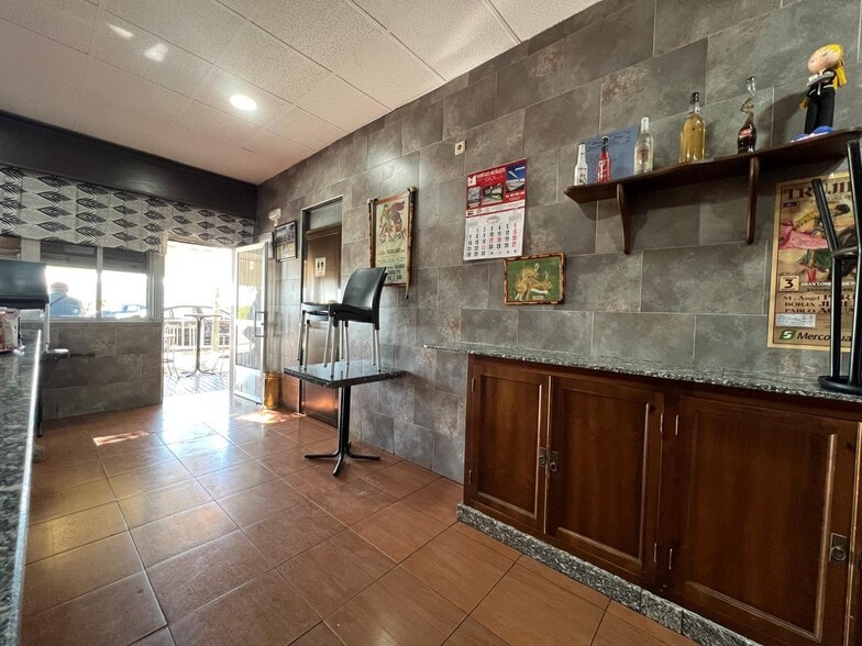 Local en Cáceres, Cáceres en venta - Foto del edificio - Imagen 1 de 12