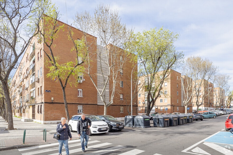 Calle Santa María Reina, 4, Madrid, Madrid en venta - Foto del edificio - Imagen 3 de 9