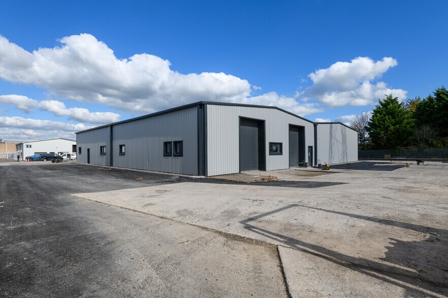 Waterton Rd, Bridgend en venta - Foto del edificio - Imagen 3 de 8