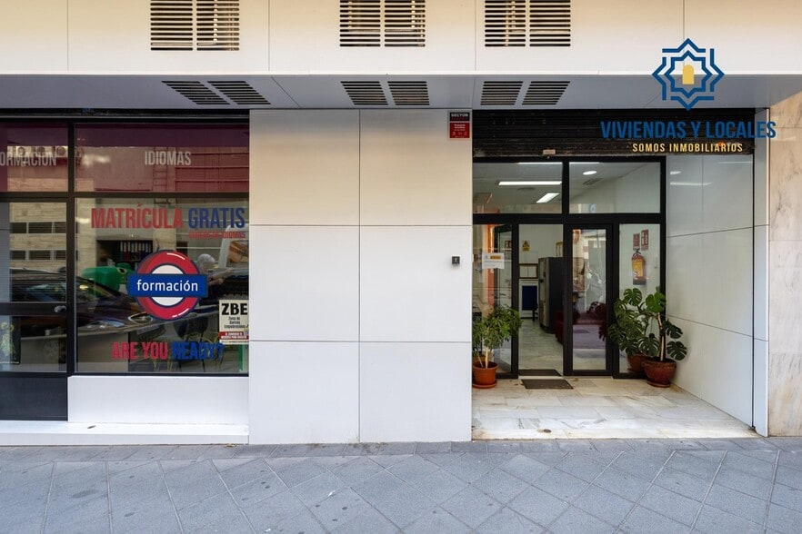 del Cisne, 6, Granada, Granada en venta - Foto del edificio - Imagen 1 de 32