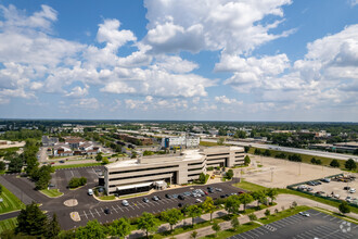 1560 E Maple Rd, Troy, MI - VISTA AÉREA  vista de mapa - Image1