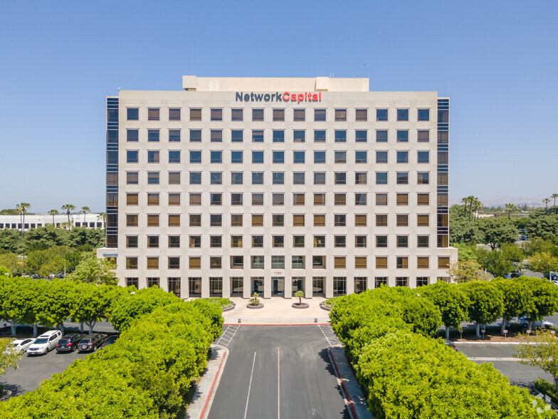 7700 Irvine Center Dr, Irvine, CA en alquiler - Foto del edificio - Imagen 3 de 5