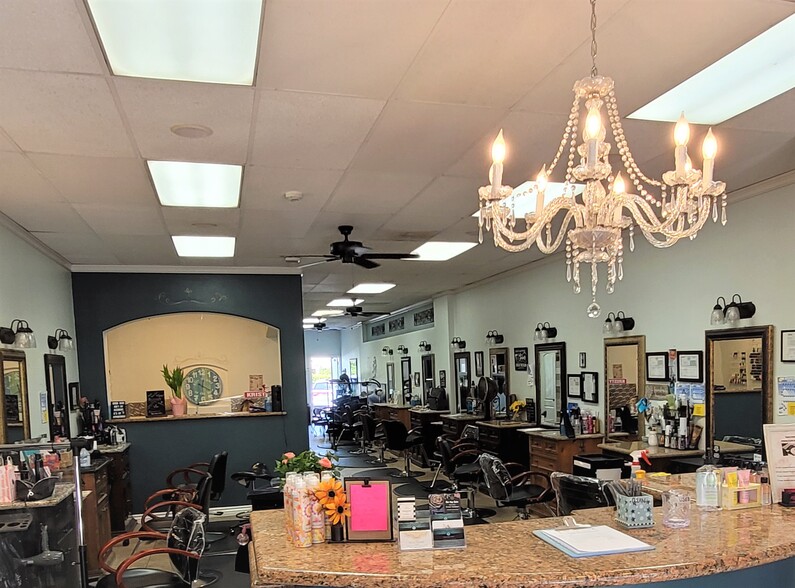 Turn Key Hair Salon, Simi Valley, CA en alquiler - Foto del interior - Imagen 1 de 3