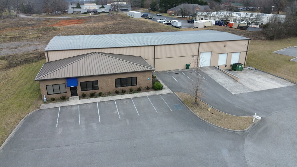 10201 Upper Ridge Way, Knoxville, TN en alquiler - Foto del edificio - Imagen 1 de 2