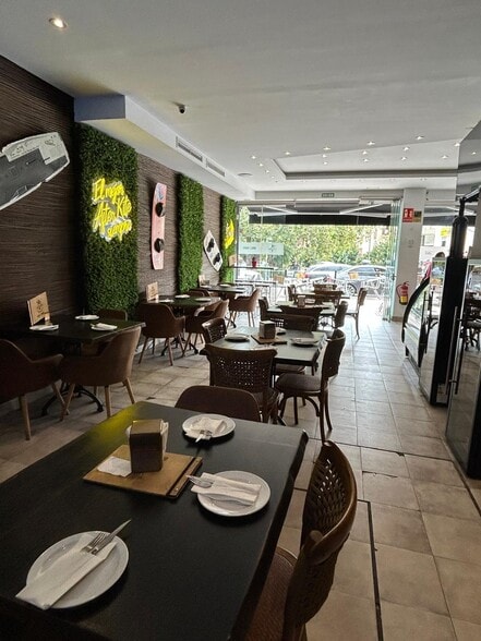Local en Marbella, Málaga en alquiler - Foto del interior - Imagen 3 de 13