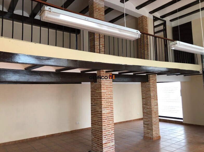 Local en Ontinyent, Valencia en alquiler - Foto del edificio - Imagen 2 de 8