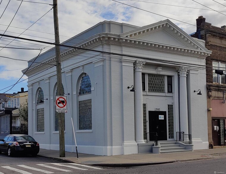 2940 Richmond Ter, Staten Island, NY en alquiler - Foto del edificio - Imagen 1 de 24