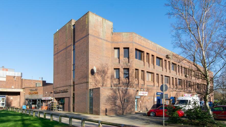Thames Shopping Centre & Thames House cartera de 2 inmuebles en venta en LoopNet.es - Foto del edificio - Imagen 2 de 19