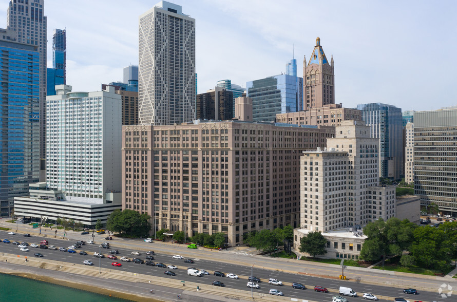 680 N Lake Shore Dr, Chicago, IL en alquiler - Foto del edificio - Imagen 3 de 23