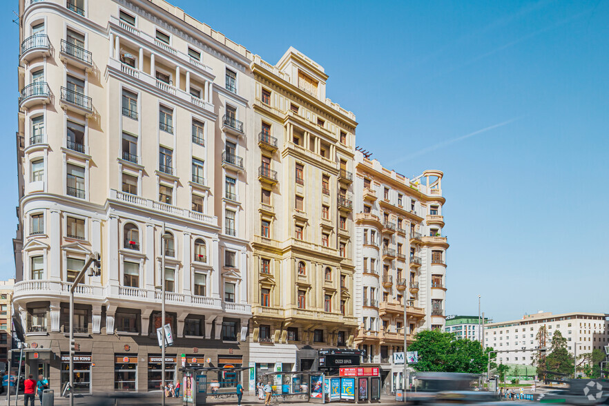 Calle Gran Vía, 71, Madrid, Madrid en alquiler - Foto del edificio - Imagen 3 de 3