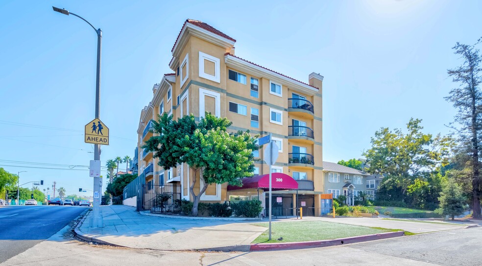 300 S Westmoreland Ave, Los Angeles, CA en venta - Foto del edificio - Imagen 2 de 27