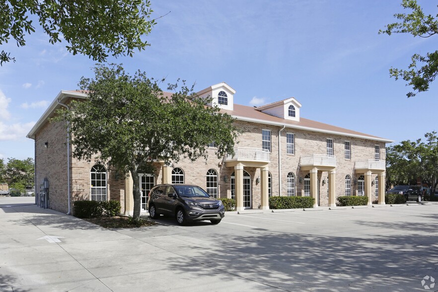 4707 Enterprise Ave, Naples, FL en alquiler - Foto del edificio - Imagen 1 de 30