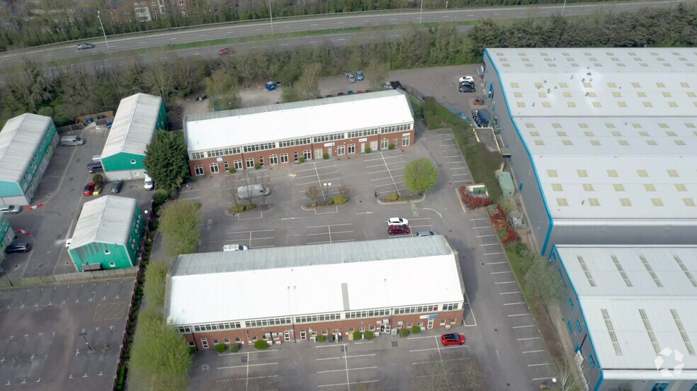 Ely Rd, Reading en alquiler - Vídeo aéreo - Imagen 2 de 17