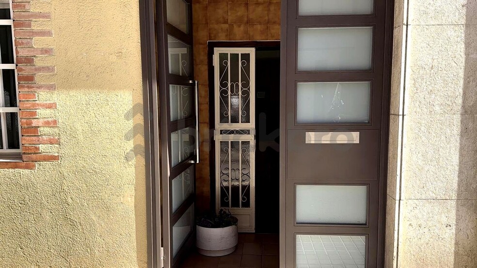 Edificio residencial en Barcelona, Barcelona en venta - Foto del edificio - Imagen 1 de 6