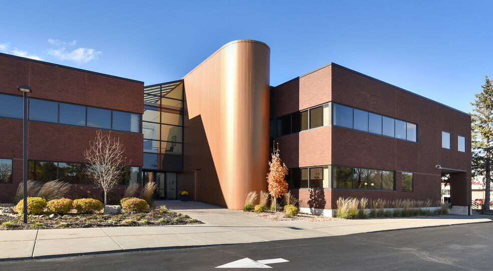 6499 University Ave NE, Fridley, MN en alquiler - Foto del edificio - Imagen 1 de 21