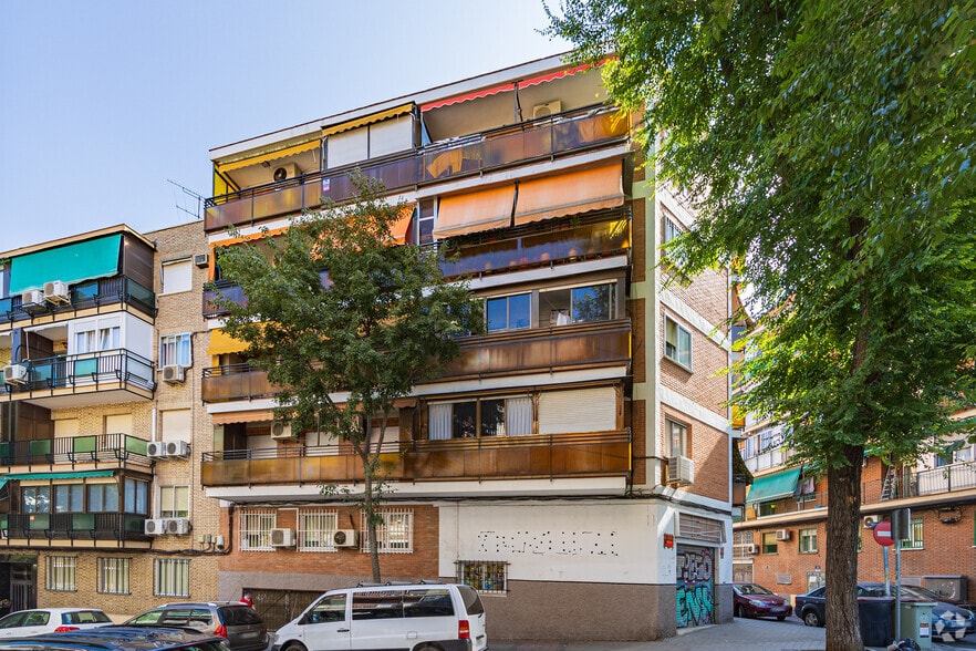 Edificio residencial en Madrid, Madrid en venta - Foto del edificio - Imagen 2 de 5