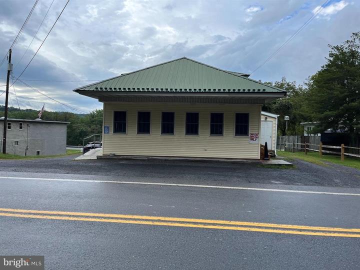 83 N Market St, Millerstown, PA en venta - Foto principal - Imagen 1 de 19