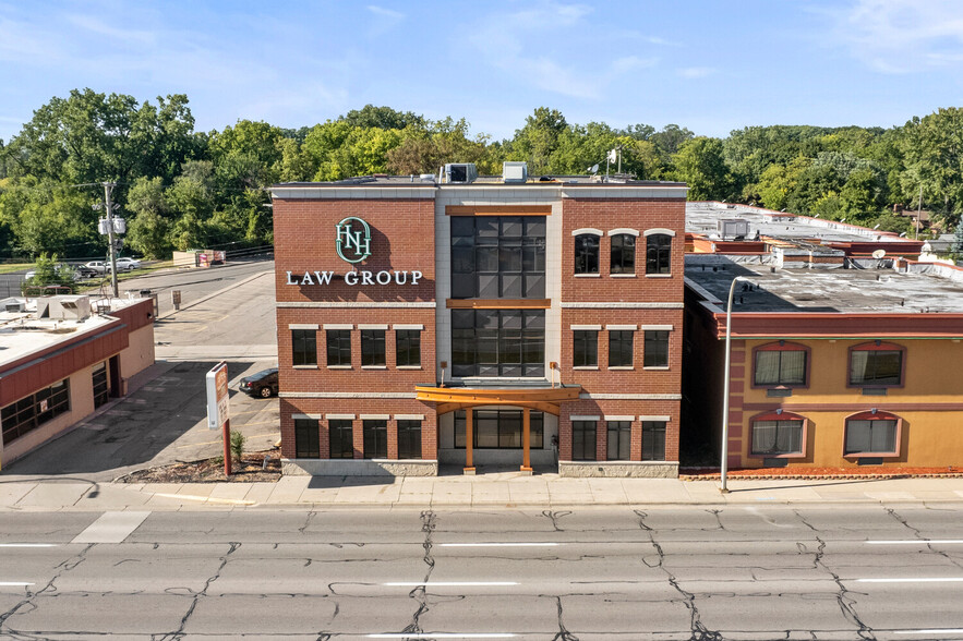 23756 Michigan Ave, Dearborn, MI en alquiler - Foto del edificio - Imagen 1 de 14