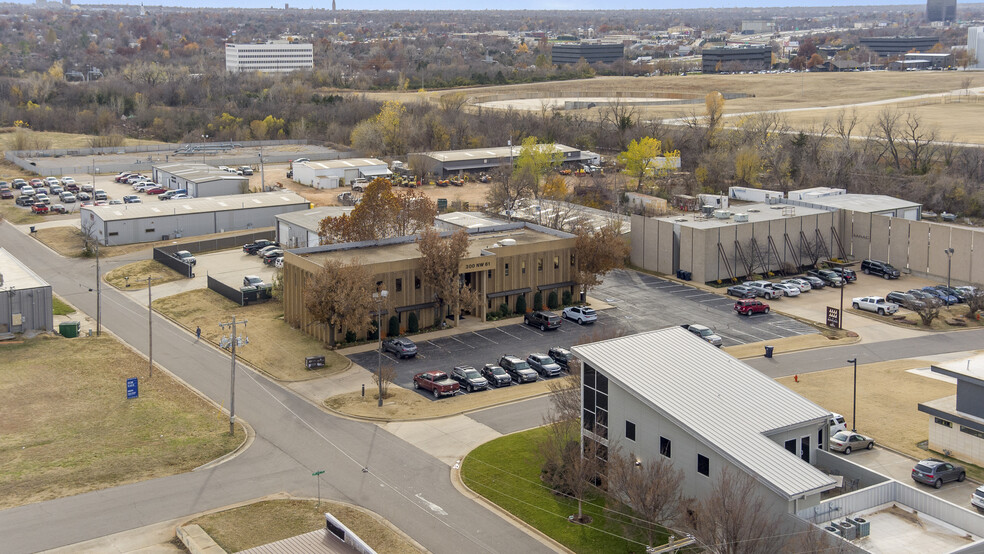 300 NW 61st St, Oklahoma City, OK en alquiler - Foto del edificio - Imagen 3 de 6