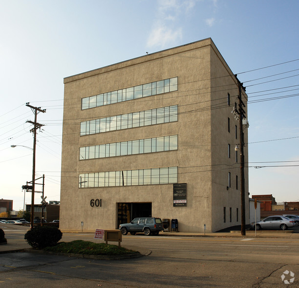 601 Avery St, Parkersburg, WV en alquiler - Foto del edificio - Imagen 2 de 2