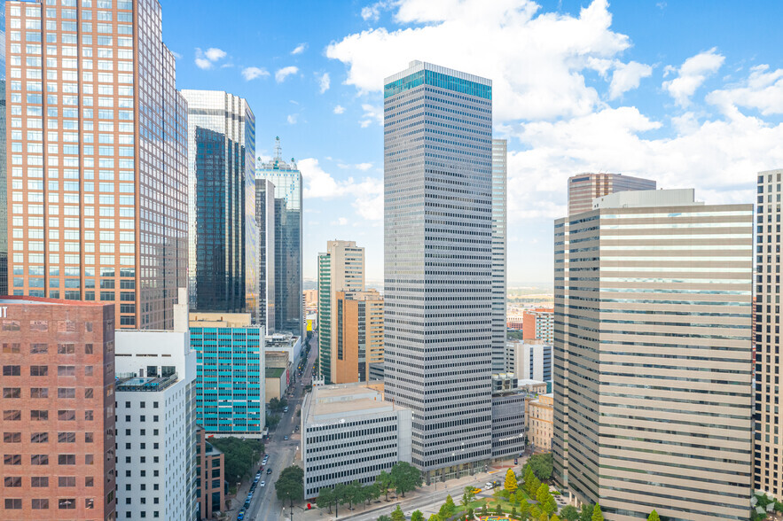 325 N Saint Paul St, Dallas, TX en alquiler - Foto del edificio - Imagen 1 de 3