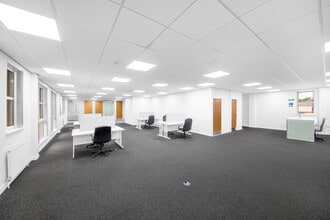 9 Deer Park Ave, Livingston en alquiler Foto del interior- Imagen 1 de 3