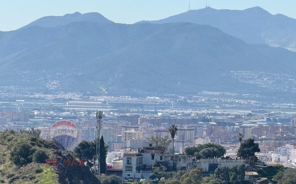 Avenida Peinado Grande, 29, Málaga, Málaga en venta - Foto del edificio - Imagen 3 de 28
