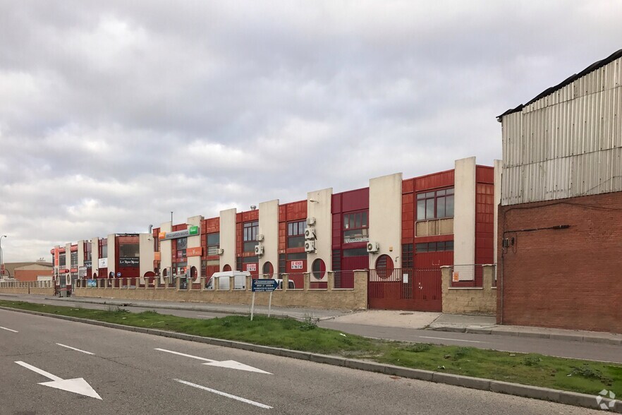 Naves en Madrid, MAD en alquiler - Foto del edificio - Imagen 2 de 3